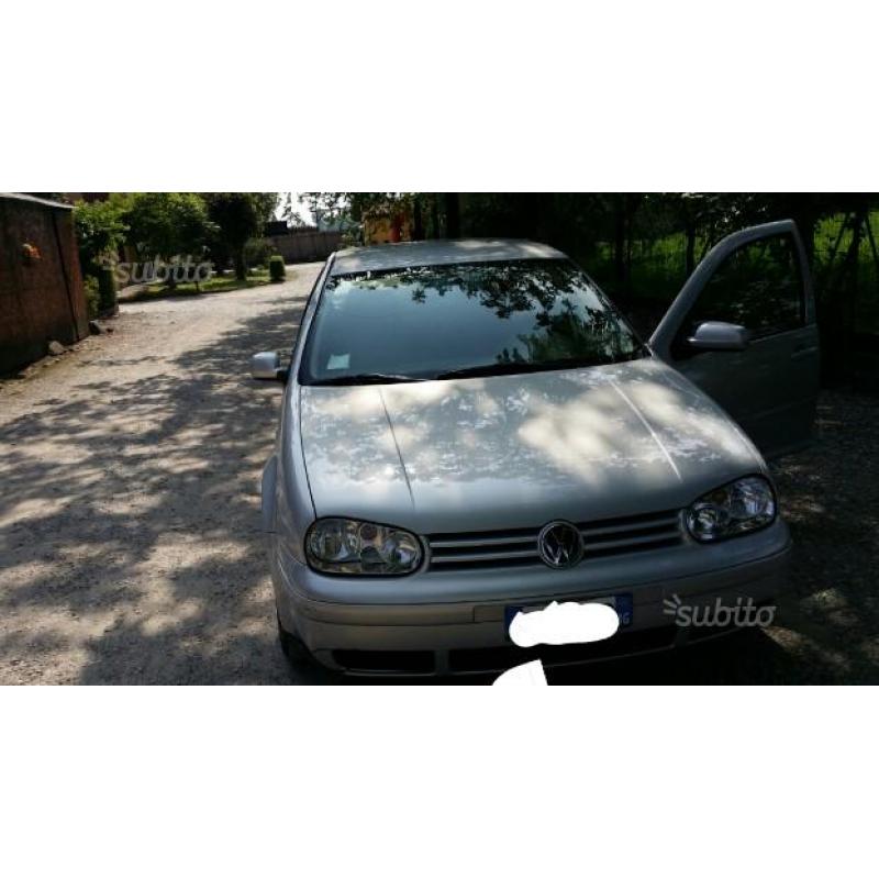 VOLKSWAGEN Golf 4ª serie - 1999