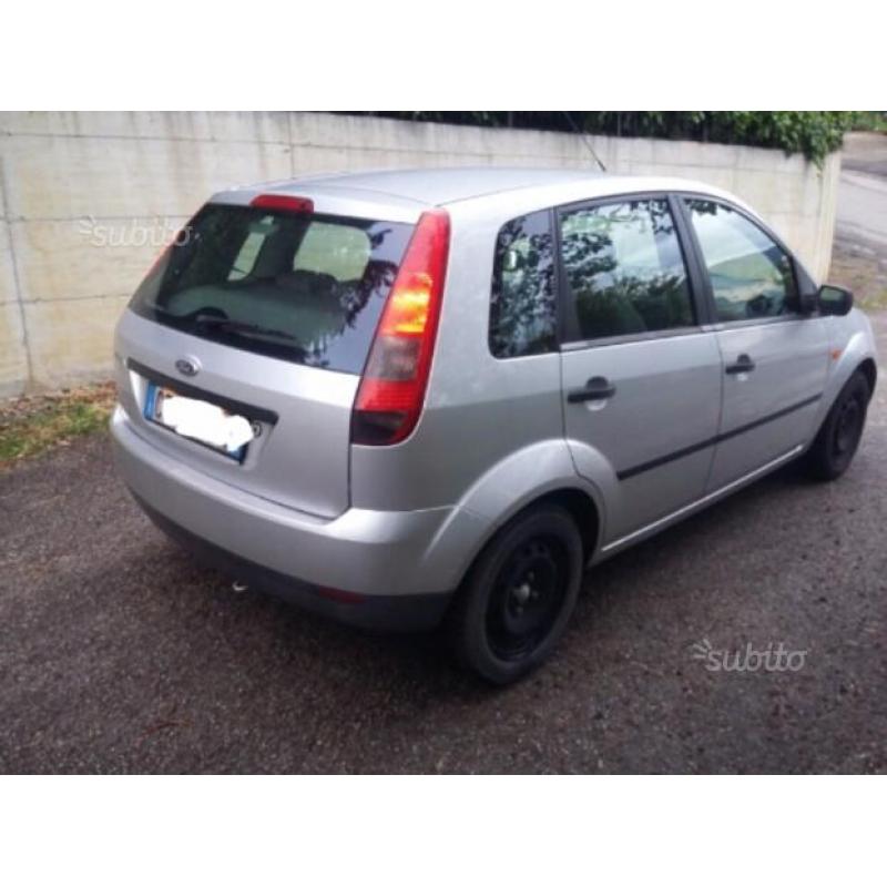 FORD Fiesta 1.2 a metano 55 kw 75 cv neopatentati