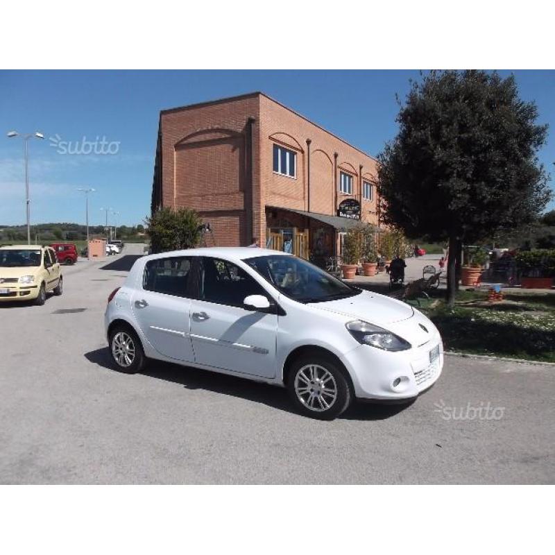 RENAULT CLIO 1.2 a GPL dalla casa + NAVIG 2010