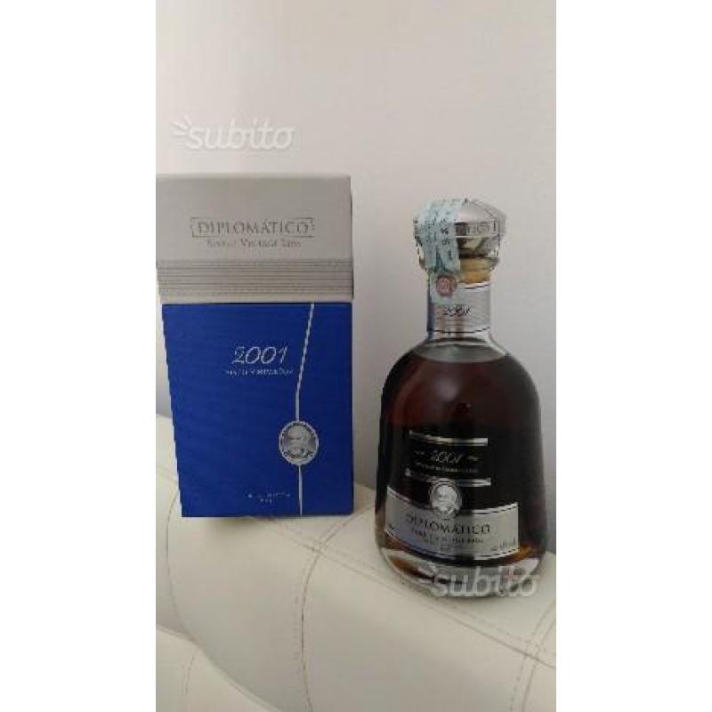 Bottiglia rum diplomatico 2001