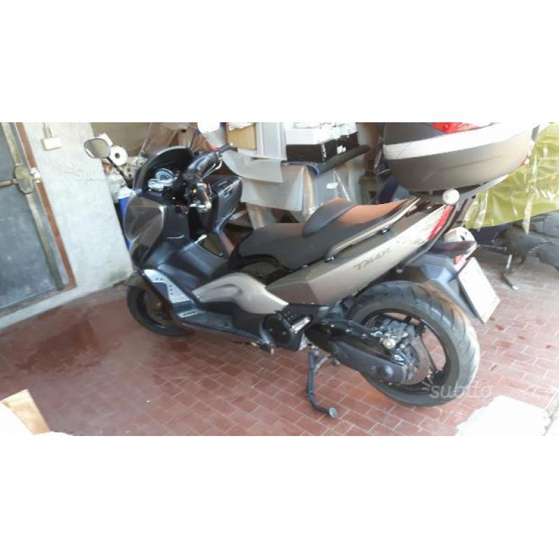 Yamaha T Max - 2011