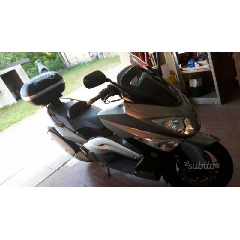 Yamaha T Max - 2011