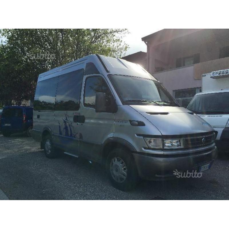 Iveco daily 35s12 pulmino 9 posti