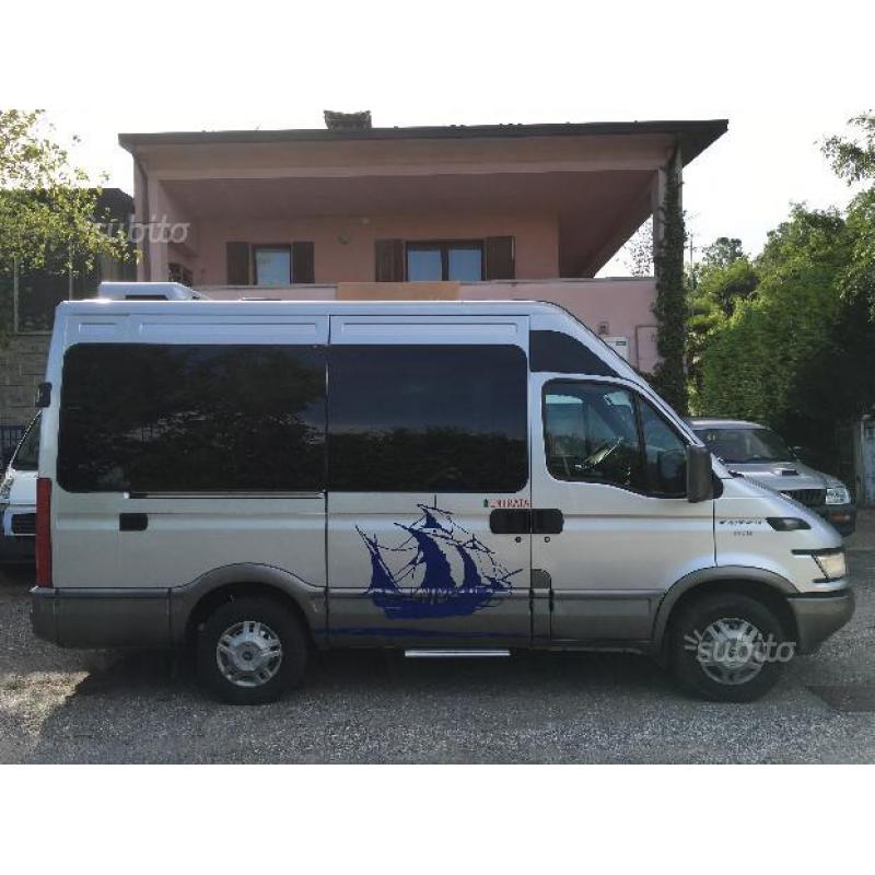 Iveco daily 35s12 pulmino 9 posti