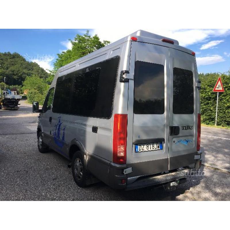 Iveco daily 35s12 pulmino 9 posti