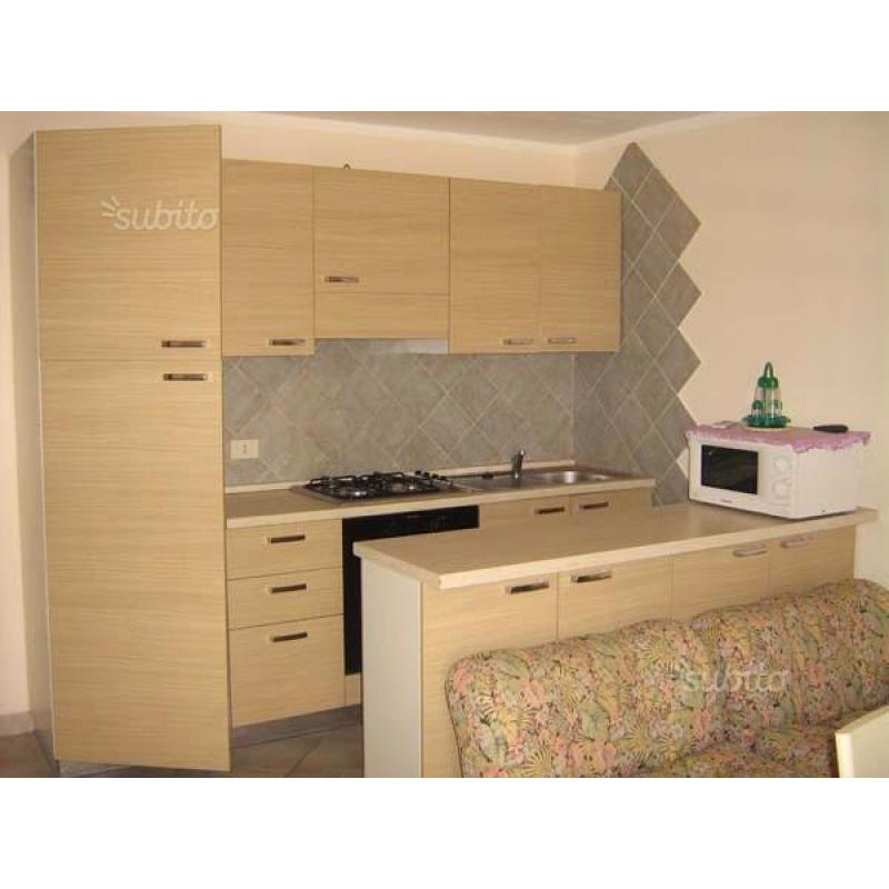 Trilocali con terrazzo vivibile 200 Mt. dal mare