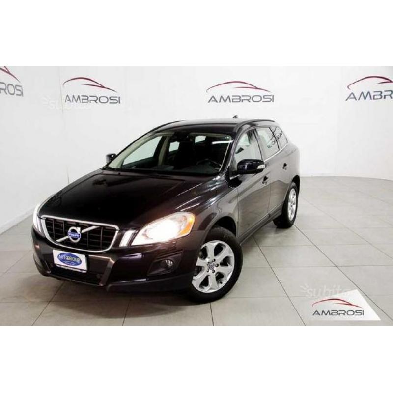 VOLVO XC 60 MOMENTUM D5 4WD AUT 205CV