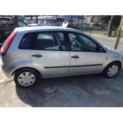 FORD Fiesta 1.2 Benzina /Gpl anno 2003