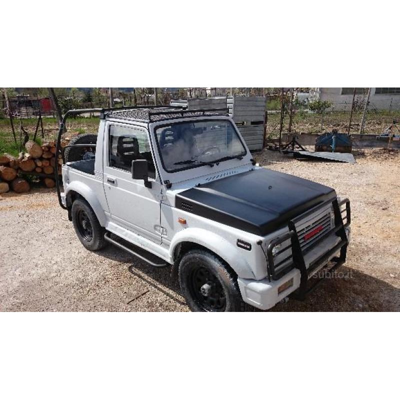 SUZUKI Samurai autocarro