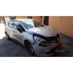 RENAULT Clio - 2015 1.2gpl incidentata