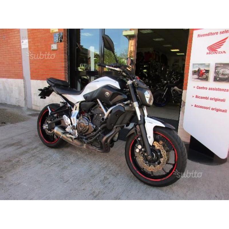 Yamaha MT-07 ABS BIANCO FINANZIAMENTI PERMUTE