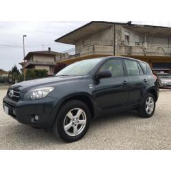 Toyota rav 4 2.2 177cavalli