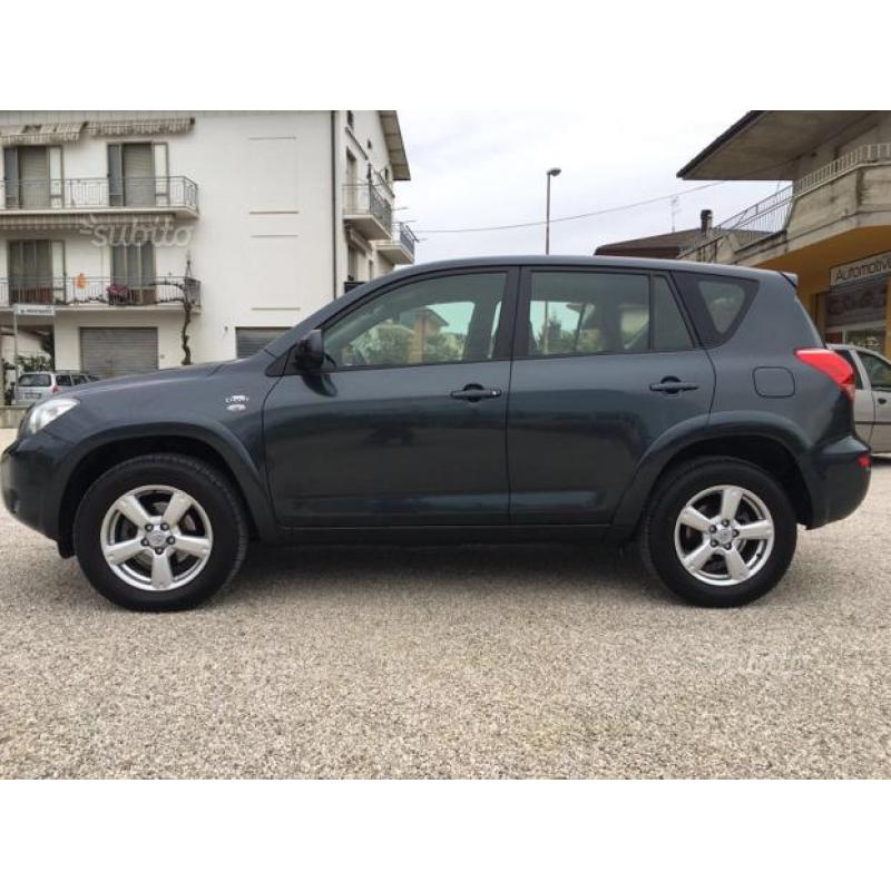 Toyota rav 4 2.2 177cavalli