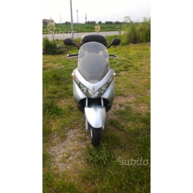 Suzuki burgman 125