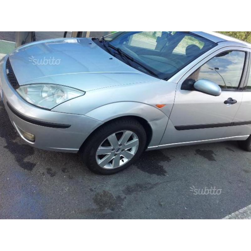 FORD Focus 1ª serie - 2004