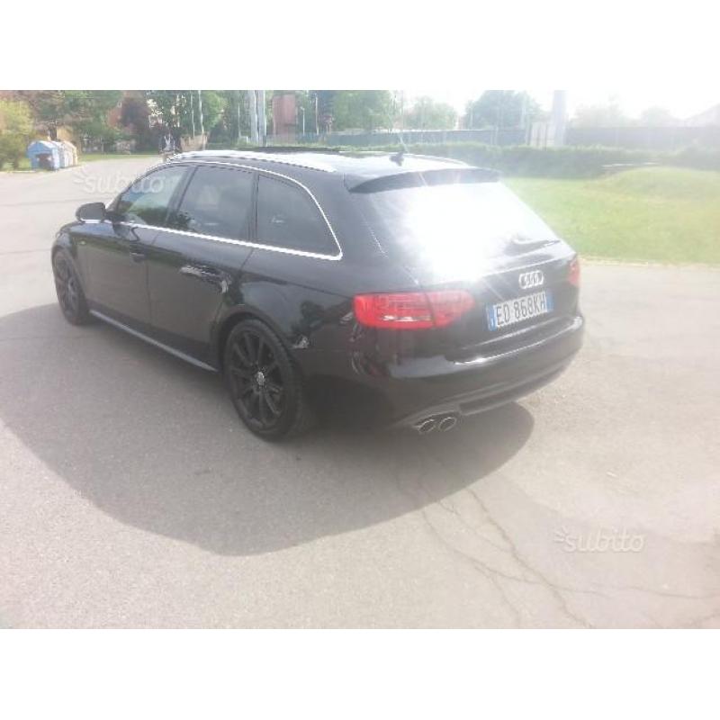 AUDI A4 quattro sline 2010