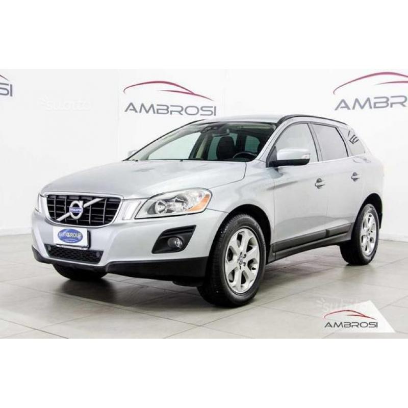 VOLVO XC 60 MOMENTUM D5 AUT