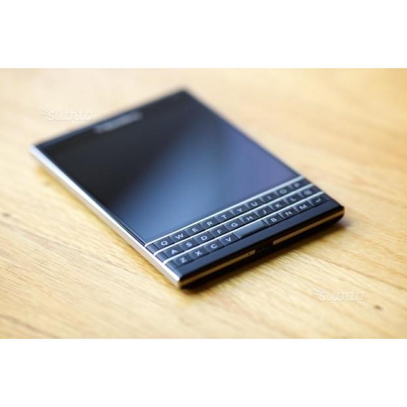 Blackberry passport 32 gb anche permuto