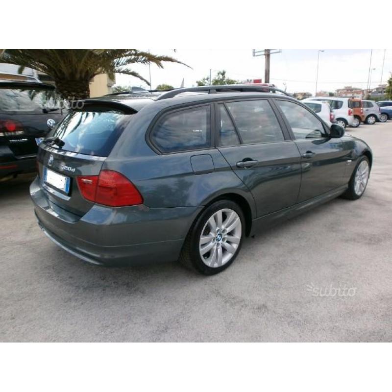 Bmw 320d xDrive Touring Futura 184cv - DIC/2011