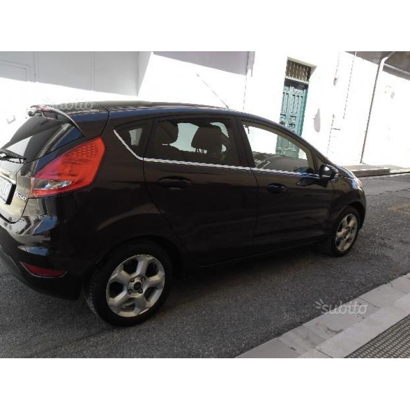 FORD Fiesta diesel TITANIUM 5p 90cv