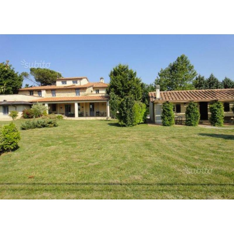 Casale 250 mq 8/10 pax con piscina e giardino