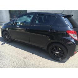 Yaris style black edition