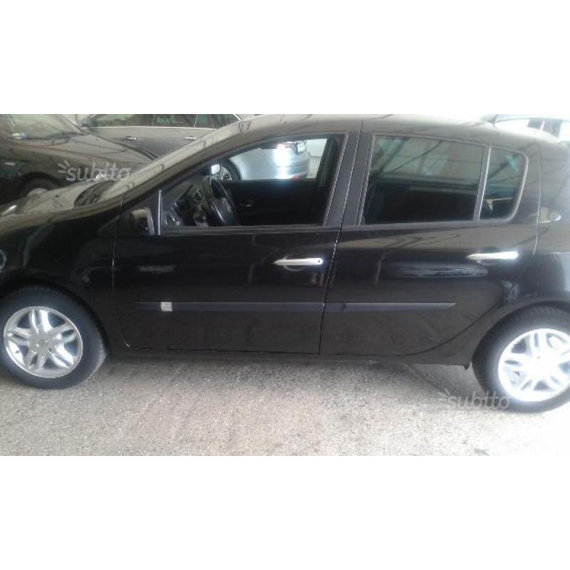 RENAULT Clio 3ª serie - 2007