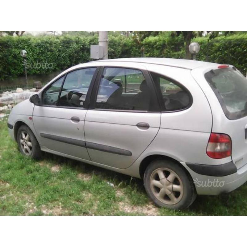 Renault scenic