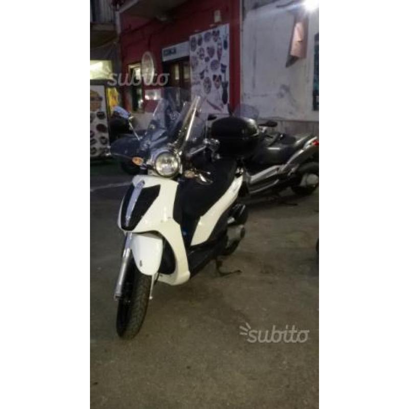 Piaggio carnaby 300