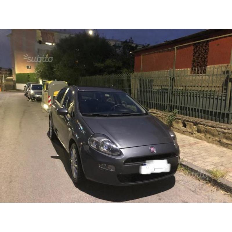 Fiat Punto 5P Easy 1.2 69CV . 2012