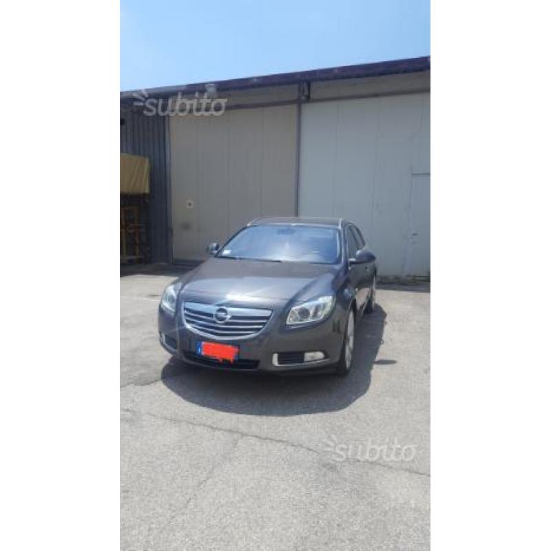 OPEL Insignia - 2011