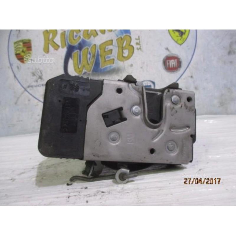 Serratura anteriore sx opel meriva 2006