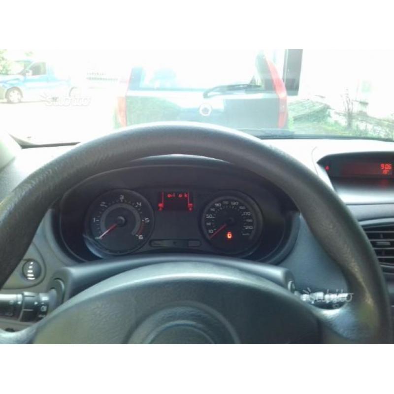 RENAULT Clio 3ª serie - 2008