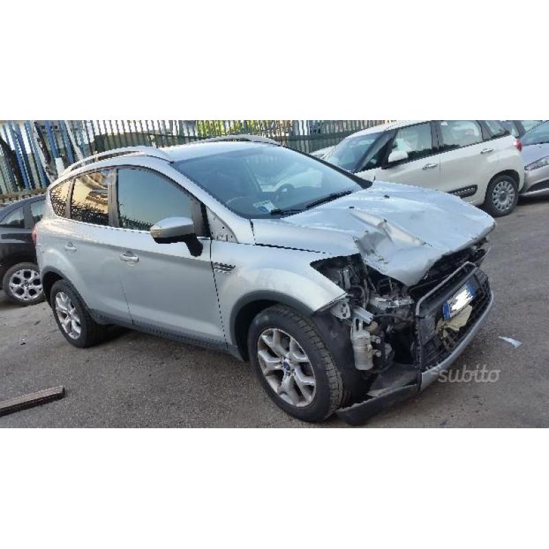 FORD Kuga incidentata sinistrata Mondialcars