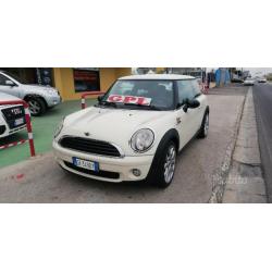 Mini cooper 1,4 gpl di serie