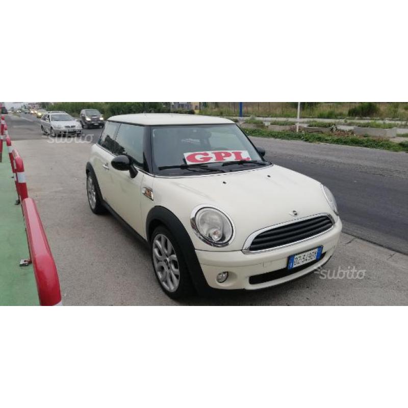 Mini cooper 1,4 gpl di serie